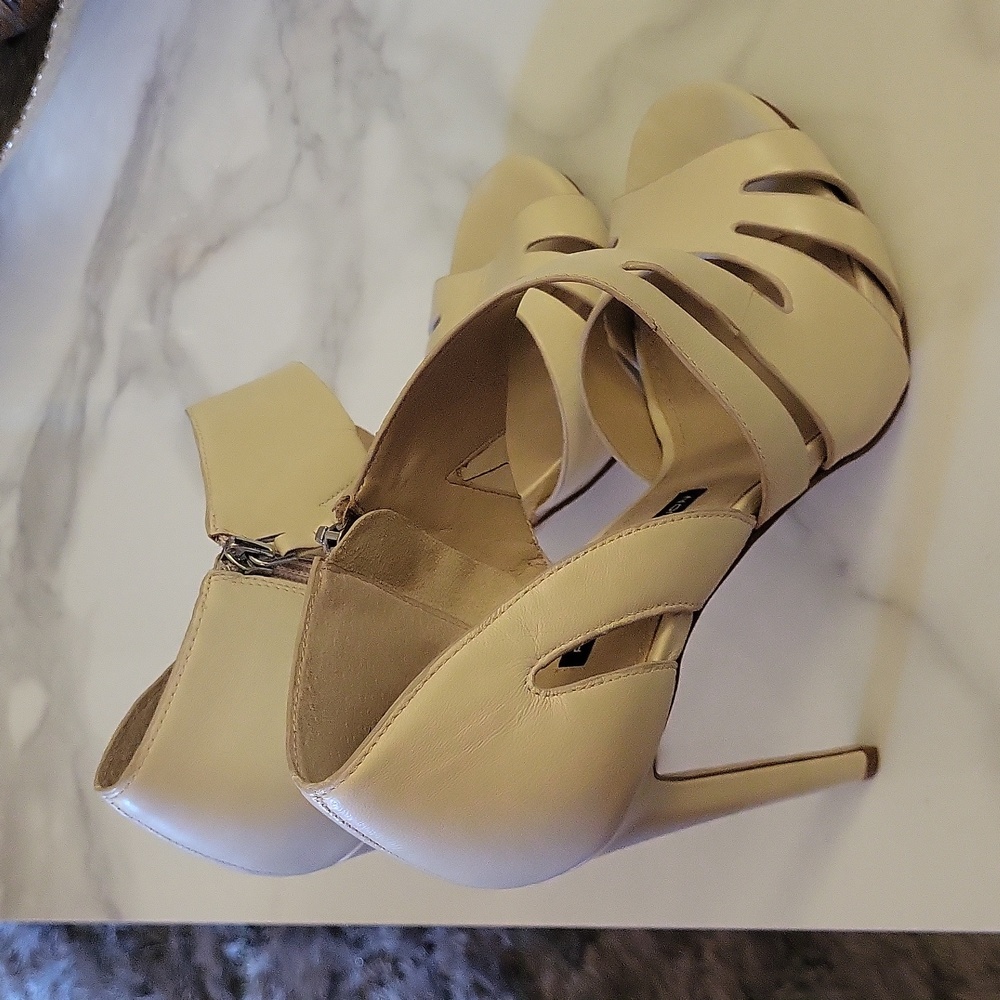 Shoes - Picture 2 of 4